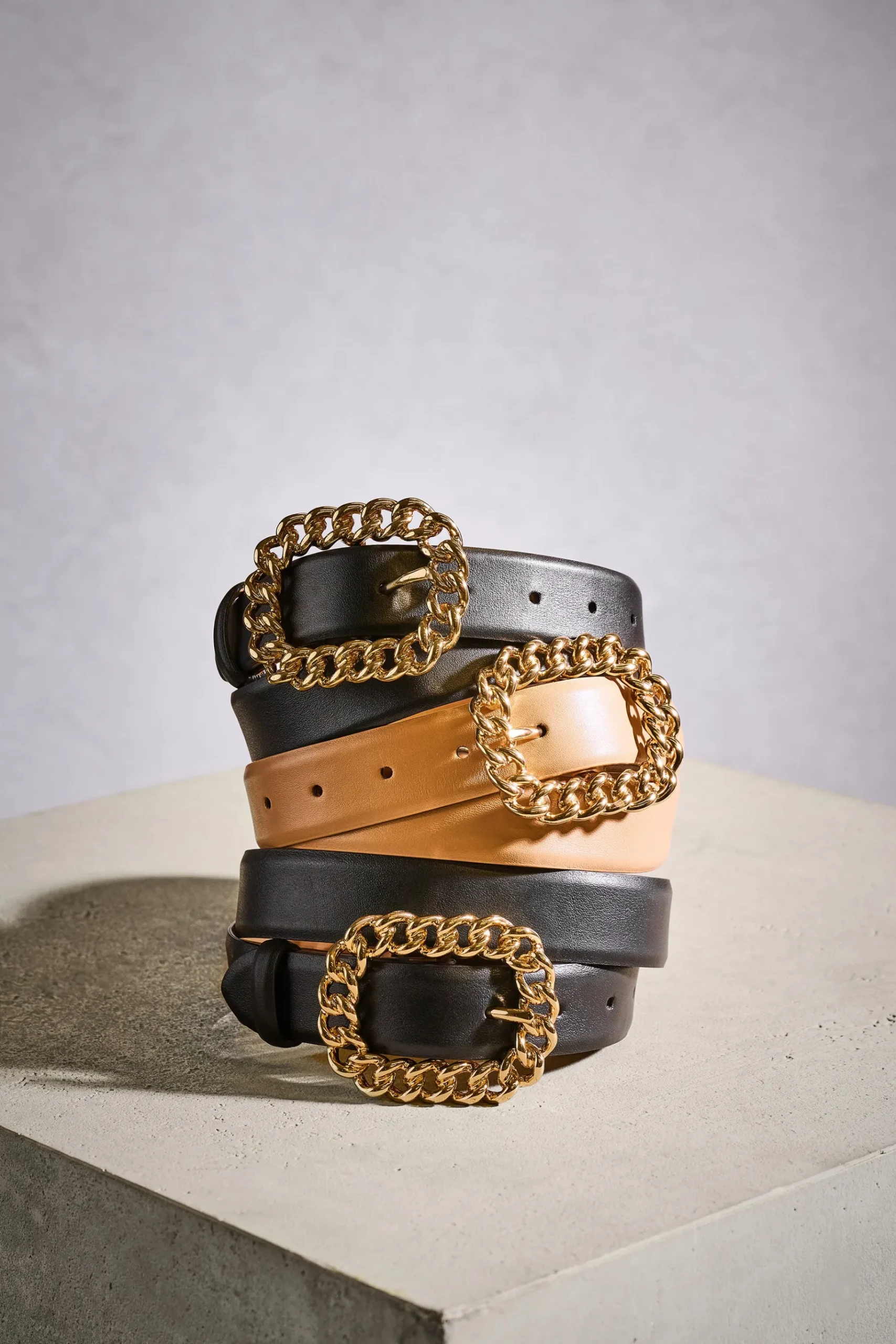 Elie Tahari Chain Buckle Belt- Fragrance|Gloves